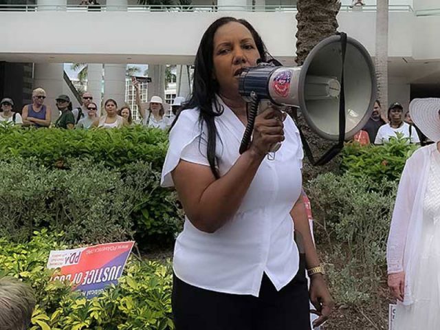 Yvette-Colbourne-in-action-in-miramar-02